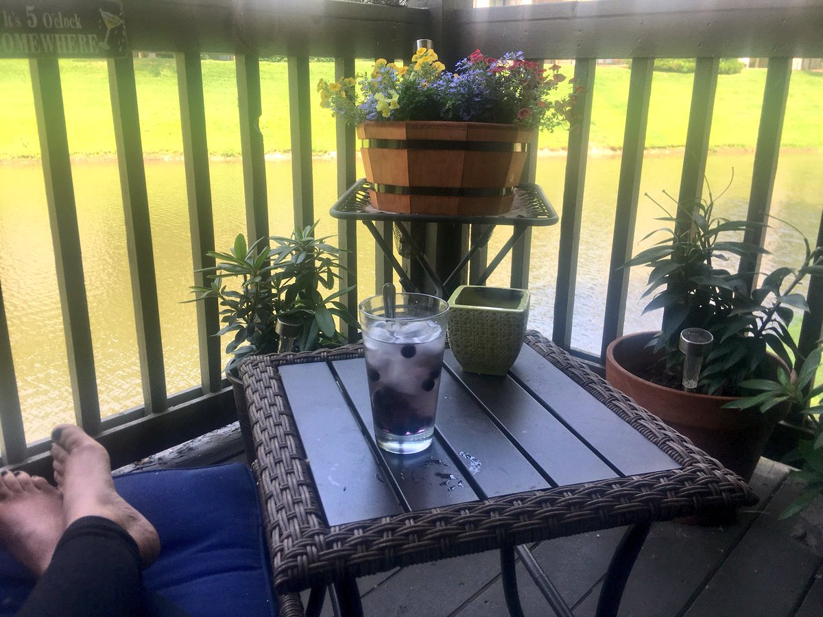 daniellebourjo's tweet photo. Relaxing listening to @ashleymonroe ‘s new record.  Wow girl 🙌  #Sparrow #imtryingtoo #ashleymonroe 😍 https://t.co/JHSsy7KqZO