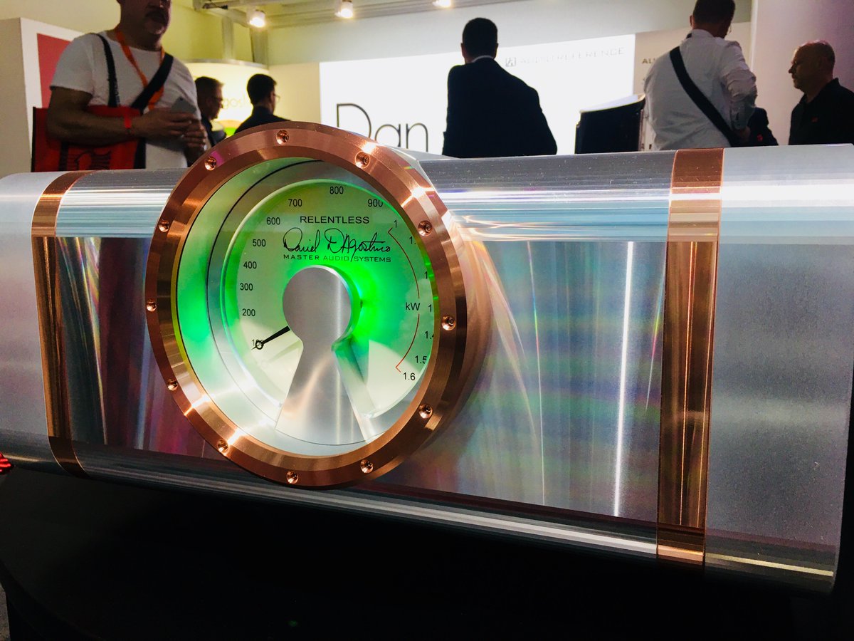 hashstar_pr's tweet photo. Dan D'Agostino's latest masterpiece: the extraordinarily massive and massively extraordinary Relentless Monoblock Amplifier @dagostino_amps @absolute #munichhighend #HighEnd2018 #hifi #audio #music #luxury #flagship #amplifier #copper https://t.co/XhNfQReFEi