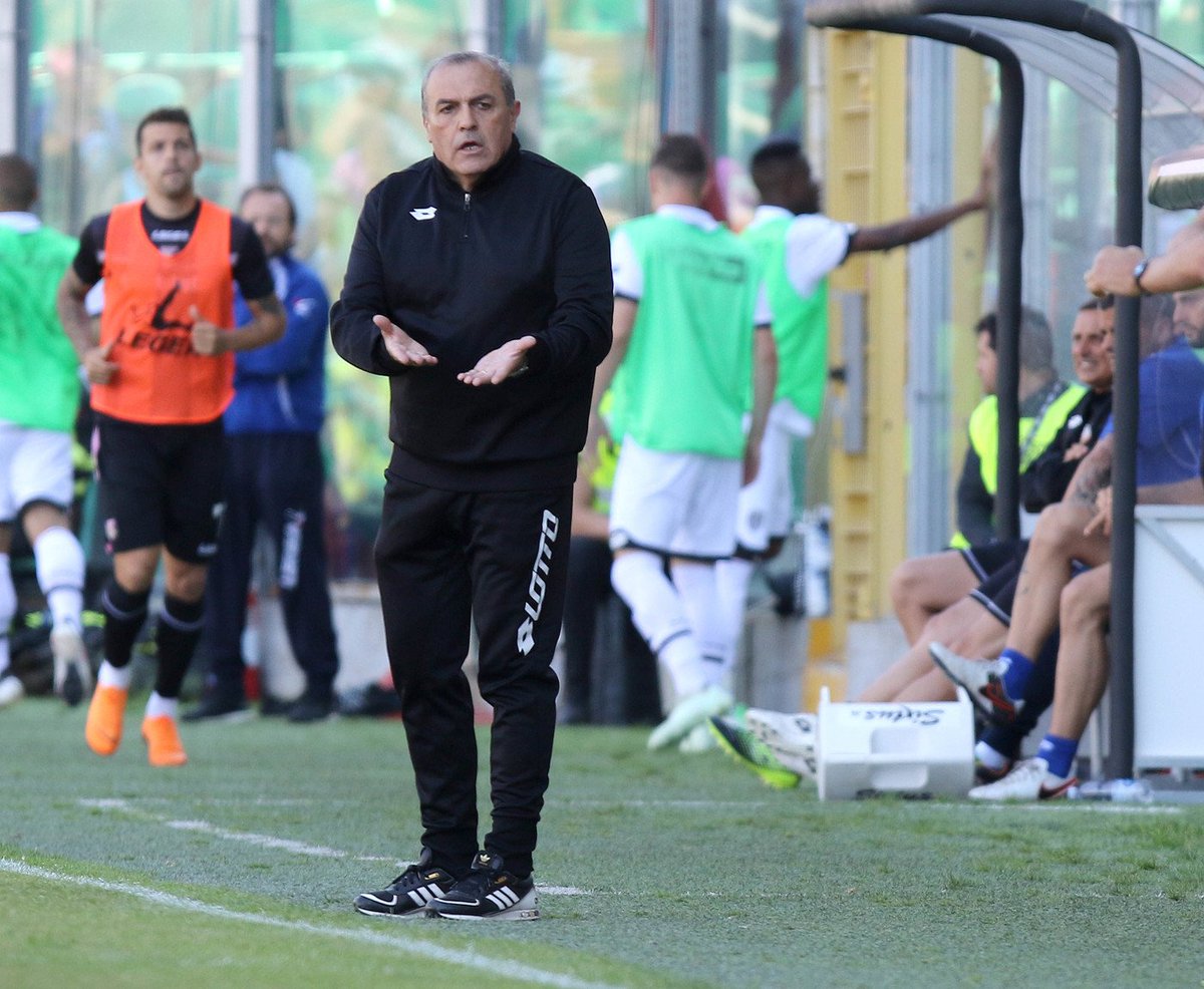 cesenacalcio's tweet photo. 🗣️Mister Castori al termine di #PALCES 0-0
“Umilmente abbiamo fatto quello che dovevamo fare per portare a casa un punto prezioso”
Le considerazioni del tecnico bianconero nel post-gara. ⬇️#daiburdel #forzacesena
https://t.co/dVkrWkkUca https://t.co/nSgx7L5CXZ