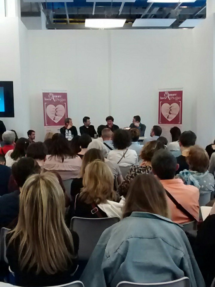 EffataEditrice's tweet photo. #SalTo18 sala piena per #lamorelasciailsegno presentazione concerto del sussidio per il cammino dei giovani verso @sinodo2018 e @Pontifex_it https://t.co/Xma6aAJsQK