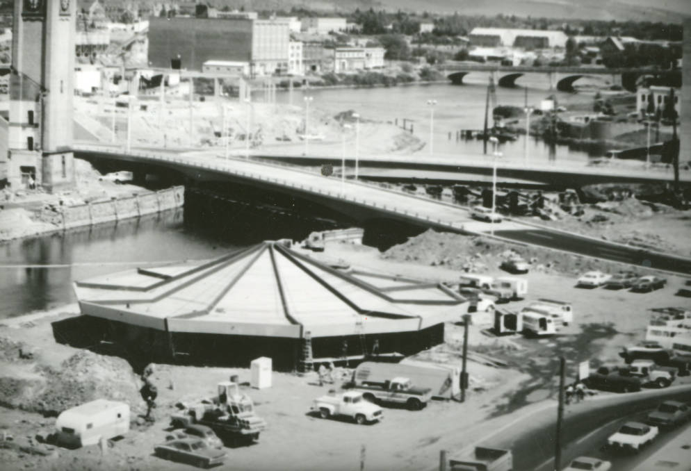 spokanelibrary's tweet photo. The 1909 #LooffCarrousel reopens today in a brand new building! It was originally housed at Natatorium Park until 1967. After #Expo'74 the carrousel was re-housed in this building that had been a beer tent for the Expo. @SpoRiverfrontPk @SpokaneParks @SpokaneCity #spokanehistory https://t.co/jU2c4NyTzi