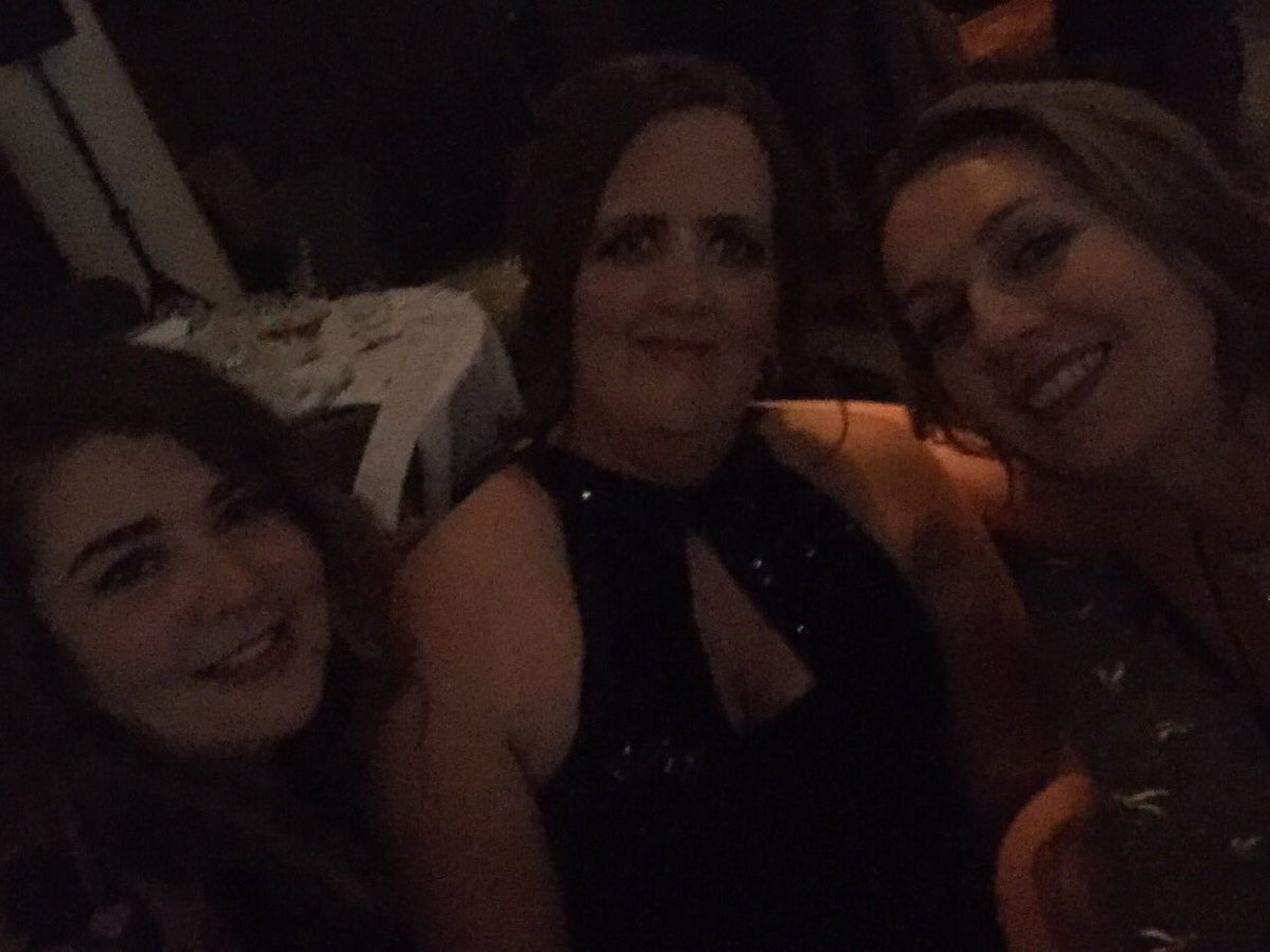 louiseo79's tweet photo. #edgehillgradball - having a good time ! X https://t.co/9rGqE66vNB
