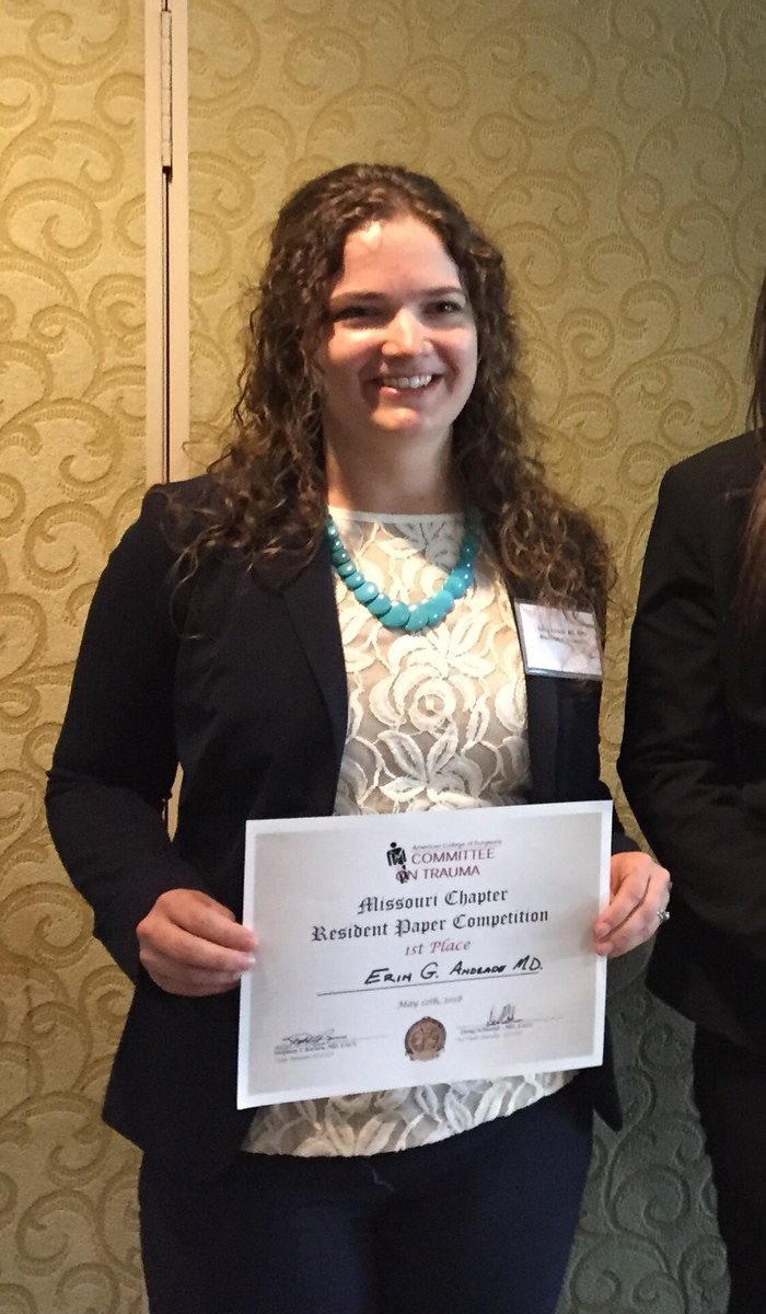 EmilyJeanOnufer's tweet photo. Huge congrats to surgery resident extraordinaire, smart as a fox, and nicest human, @ErinGAndrade winning best abstract at Missouri ACS!!! Such great work with Stop The Bled! Way to go #punchlovelab!!! @laurie_punch  @WUSTLACCS @WUSTLsurgres https://t.co/9Gh0LZSFXq