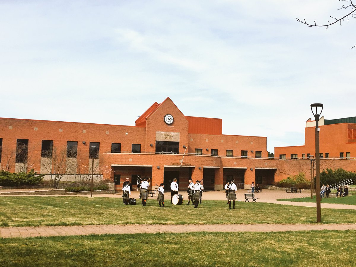 Allison_CBU's tweet photo. One last look at @cbuniversity campus after convocation today while the CBU pipe band was wrapping up. Beautiful day. βοΈπΌ #cbugrad18 #cbuconvocation https://t.co/VhNLG1goHI
