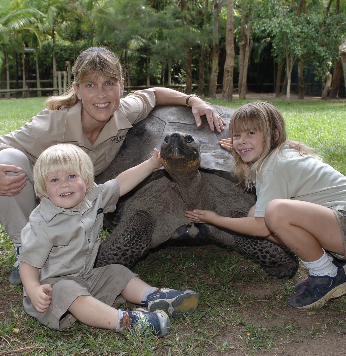 AustraliaZoo's tweet photo. As we begin our Mother’s Day fun here at #AustraliaZoo, we are celebrating our fearless leader &amp; super-mum, @TerriIrwin!
Be sure to check out the Irwin family in the Crocoseum feeding our gorgeous crocodiles today at noon!🐊💕 https://t.co/ZDHgs9fQqq