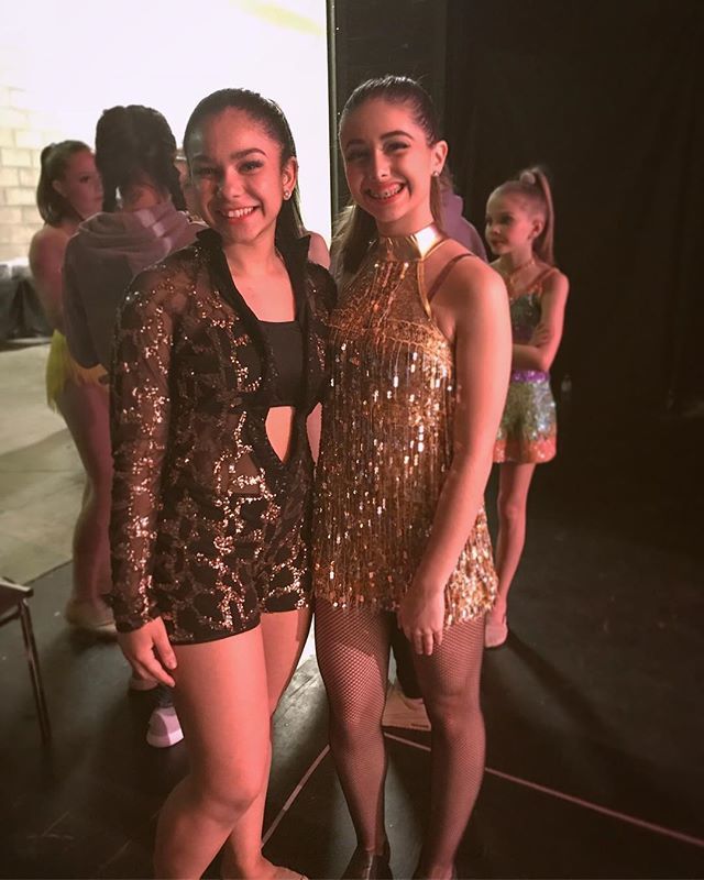 breakthrudance's tweet image. Big smiles from these lovely ladies before they hit the stage 🤩🤩#breakthrudancechallenge #breakthru2018 #bdc2018 #dance #dancecompetition #compszn