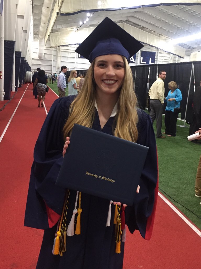 hmmiles2's tweet photo. Congrats Grayson Elizabeth Miles!  Job well done!
#OleMissGrad18 #MagnaCumLaude https://t.co/HNEXsZXYbe