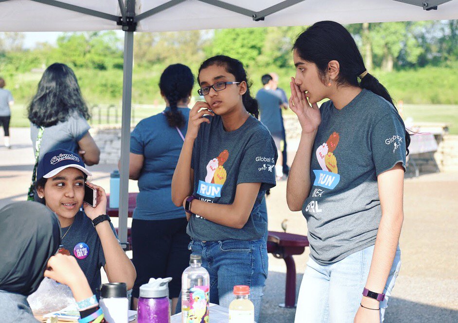 metrogirlup's tweet photo. Our volunteers were hard at work to raise money for @GirlUp to support girls in Liberia. We registered participants, ran for doughnuts, and then had a delicious breakfast with @krispykreme doughnuts! 🍩🍩🍩 it was so fun and got huge support from our community ❤️ #GirlUp5K https://t.co/gxOdbBY4y4