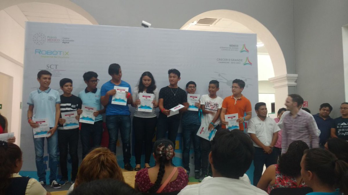 est17campeche's tweet photo. Primer Lugar en la Competencia Estatal de @SoyRobotiX en el #RobotiXFaire2018 #est17 #somos17 #robótica #MexicoConectado #tecnología #creatividad #imaginación #programación #felicidades #técnica17 #Campeche @SEDUCampeche @ricardommedina @JorgeDo99131324 @davidmtzbaeza https://t.co/MpmcaaEQ3W