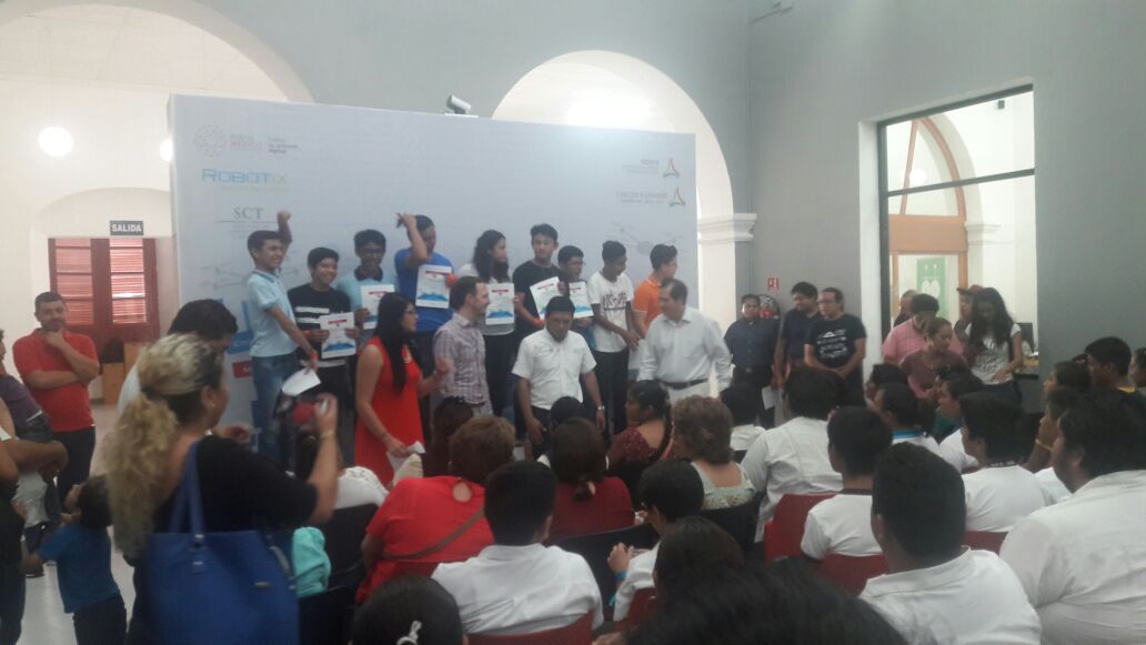 est17campeche's tweet photo. Primer Lugar en la Competencia Estatal de @SoyRobotiX en el #RobotiXFaire2018 #est17 #somos17 #robótica #MexicoConectado #tecnología #creatividad #imaginación #programación #felicidades #técnica17 #Campeche @SEDUCampeche @ricardommedina @JorgeDo99131324 @davidmtzbaeza https://t.co/MpmcaaEQ3W