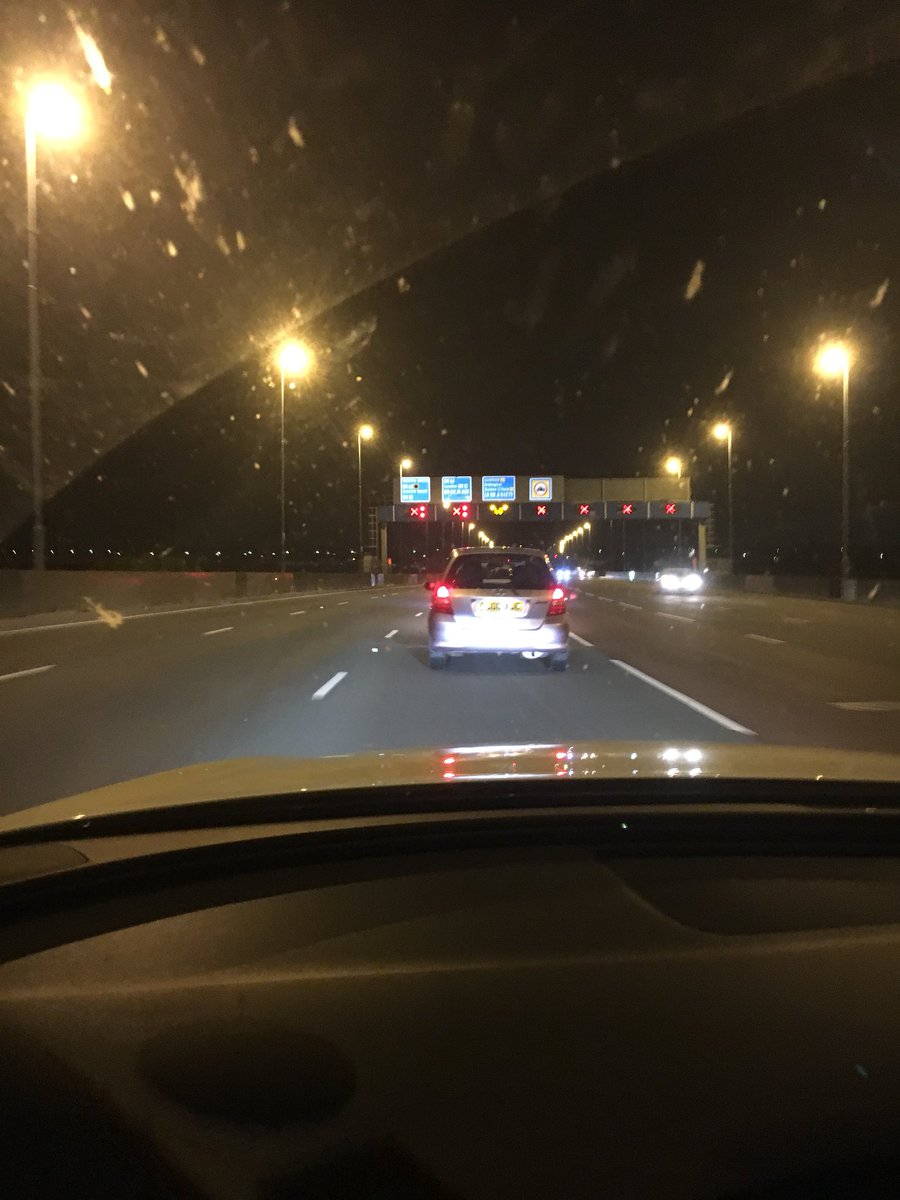 debbie62470902's tweet photo. Aston Expressway one lane out .. https://t.co/8sP3AUfuU1