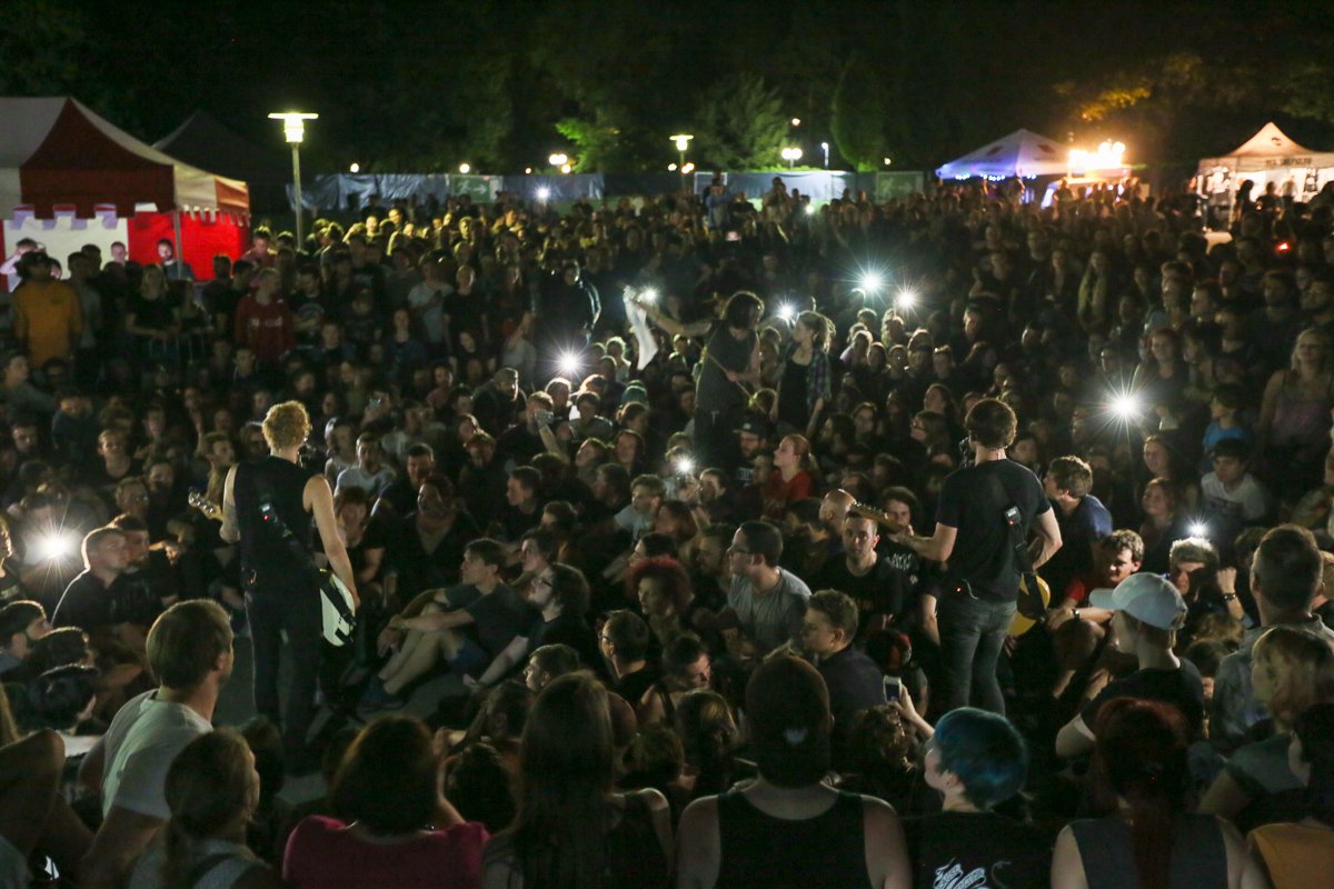 Rebstock_Fest's tweet photo. It's over! Das Rebstock Festival 2018 ist vorbei! Und Ihr wart mega! Danke an alle Bands, die zahlreichen Helfer, an unseren heutigen Headliner @itchyofficial1 und natürlich an die vielen Besucher - Ihr alle habt das diesjährige Rebstock Festival zu etwas ganz besonderem gemacht! https://t.co/FZ2EhNyXAK