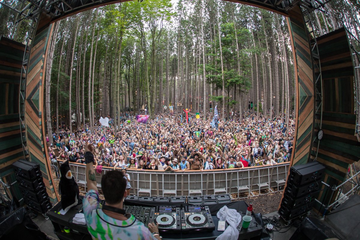 Electric_Forest's tweet photo. The #ForestFamily will welcome Ohio's own @djCorrupt back to Rothbury for both weekends of #EF2018! 💚 #TeamCorrupt

⚡️🌲 https://t.co/GlscstiQkQ https://t.co/bspSCv02C9