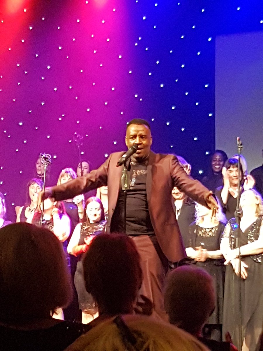 janetgbfan's tweet photo. What a day David Grant You were funny,Inspirational and Awesome @yellowgems @HowardFrancis @JonRattenbury Please get David Back for 2019 #BestFestEver #BigSingChoir #BigFest2018 #Family #BigSingFamily #Morethanjustachoir #WeAreOne @DavidGrantSays https://t.co/GtdLxz50lR