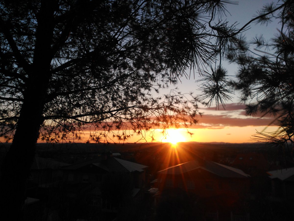 ......        GIPSY  KINGS         ......
               A mi manera
Amar es compartir, No poseer.
📷 Taked by me
youtu.be/6mhkNyaUYtQ