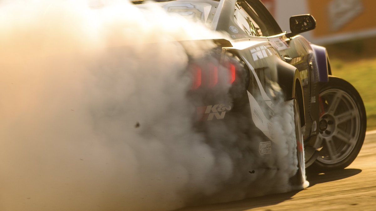 NittoTire's tweet image. Last man standing, @ChelseaDeNofa  out on the grid against #Taguchi with a solid lead run with no chase driver in sight! DeNofa now switches and chases. Let’s see how this turns out! #TeamNitto #NT05