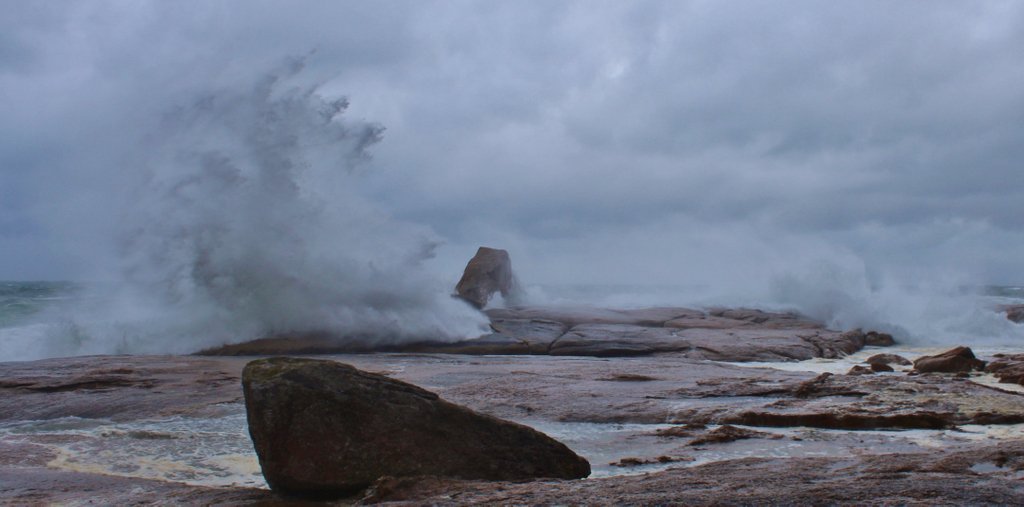 penwriter's tweet photo. "There are some things you can only learn in a storm."
#naturephotography #tasmania #discovertasmania
#lifeofadventure #waves #wavesounds #wavestorm #waveshots #wavesdaily #wavesafterwaves #wavespray #wavescrashing #skyweatheraus #greateasterndrive #blowhole https://t.co/sxXCZHJvMz
