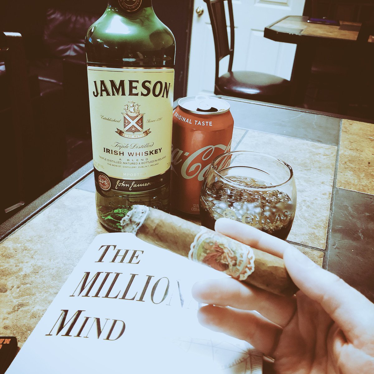 CigarswithJenny's tweet photo. Summer classes means #studying with #cigars and #drinks! Bring on the #whiskey and the @myfathercigars #flordelasantillas #cigarlife #cigarlifestyle #SotL https://t.co/H69wc9uJKH