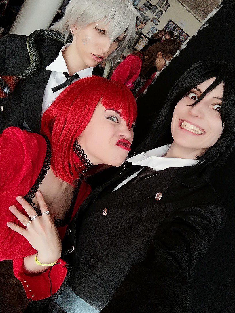 Mirasolcosplay's tweet photo. #Webcon2018 и фото в стиле "я и мои друзья дебилы!"
Дворецкие жгли не по деццки во всех 50 оттенках темного!
🎵Твой взгляд меня заворожил, пойдём со мной за гаражи (с)🎵 https://t.co/kMeWPRDjnW