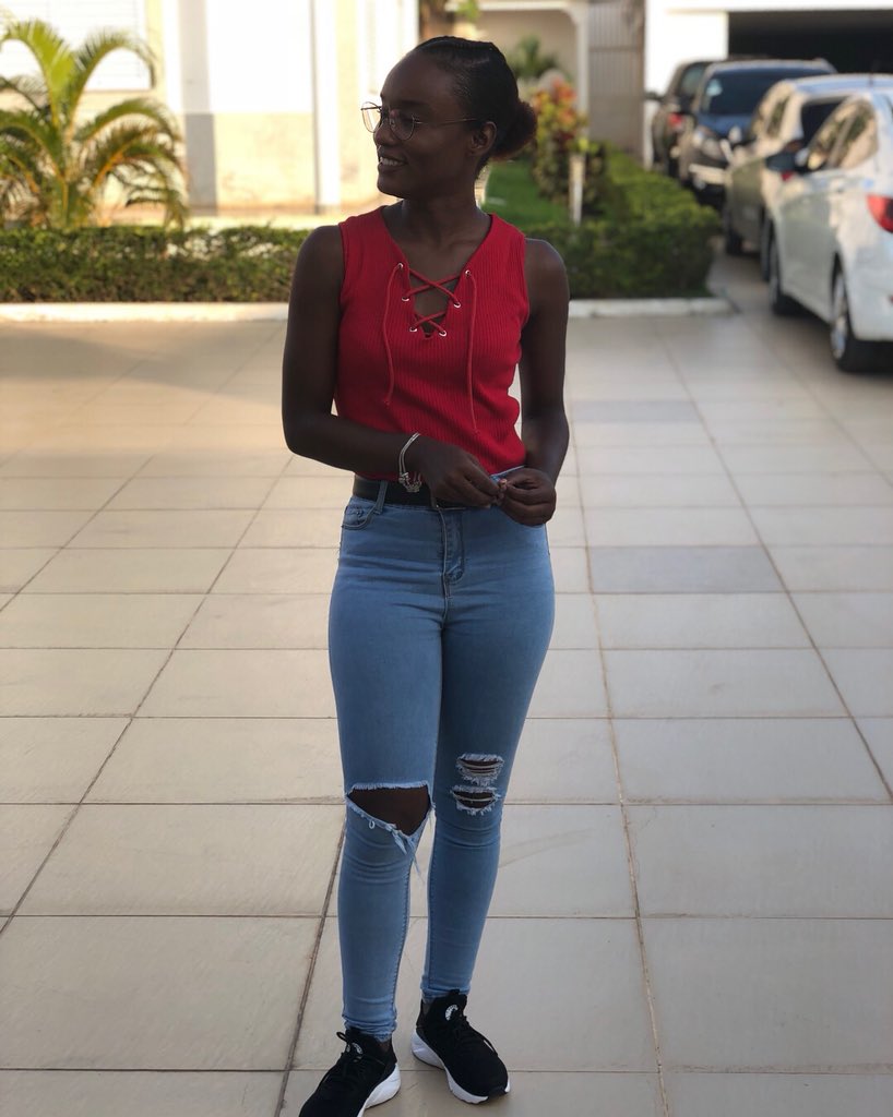 DKaramello's tweet photo. A vida pode conduzirmos aonde nós quisermos. Então seja protagonista da sua própria Felicidade...🌸🌸
.
.
.
.
#soufilhadamussunda 
#infantil4ever 
#Tattoogirl 
#TiaSafoda 
#MsMachai 
#melaninmagic 
#soldadanefertiti https://t.co/UffUBY0txS