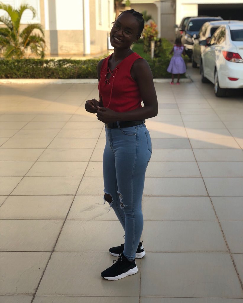 DKaramello's tweet photo. A vida pode conduzirmos aonde nós quisermos. Então seja protagonista da sua própria Felicidade...🌸🌸
.
.
.
.
#soufilhadamussunda 
#infantil4ever 
#Tattoogirl 
#TiaSafoda 
#MsMachai 
#melaninmagic 
#soldadanefertiti https://t.co/UffUBY0txS