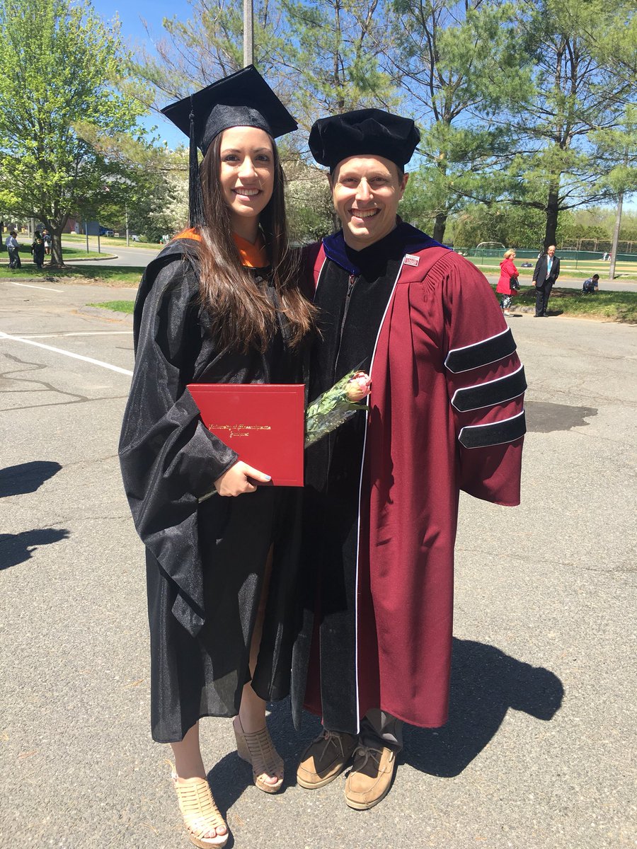 MikeKnodler's tweet photo. Two of my favorite days of the year. Congrats to all of the grads @UMassAmherst, including many from @adminUMTC and @UMassITE. #imtallerthanLizdespitethepic. @EChristofa @FrancisTainter @AlyssaMargaret https://t.co/UW4NFBnb19
