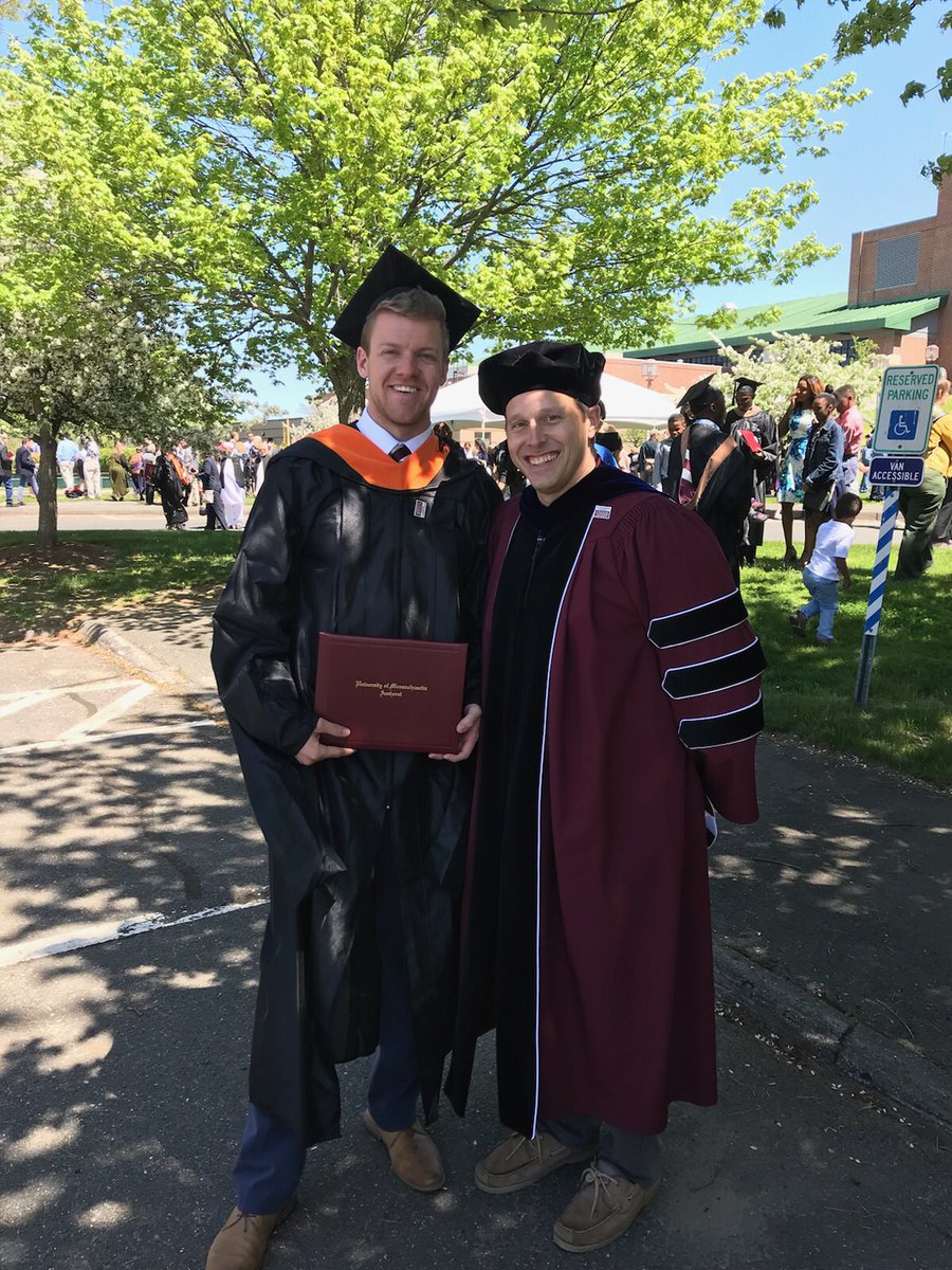MikeKnodler's tweet photo. Two of my favorite days of the year. Congrats to all of the grads @UMassAmherst, including many from @adminUMTC and @UMassITE. #imtallerthanLizdespitethepic. @EChristofa @FrancisTainter @AlyssaMargaret https://t.co/UW4NFBnb19