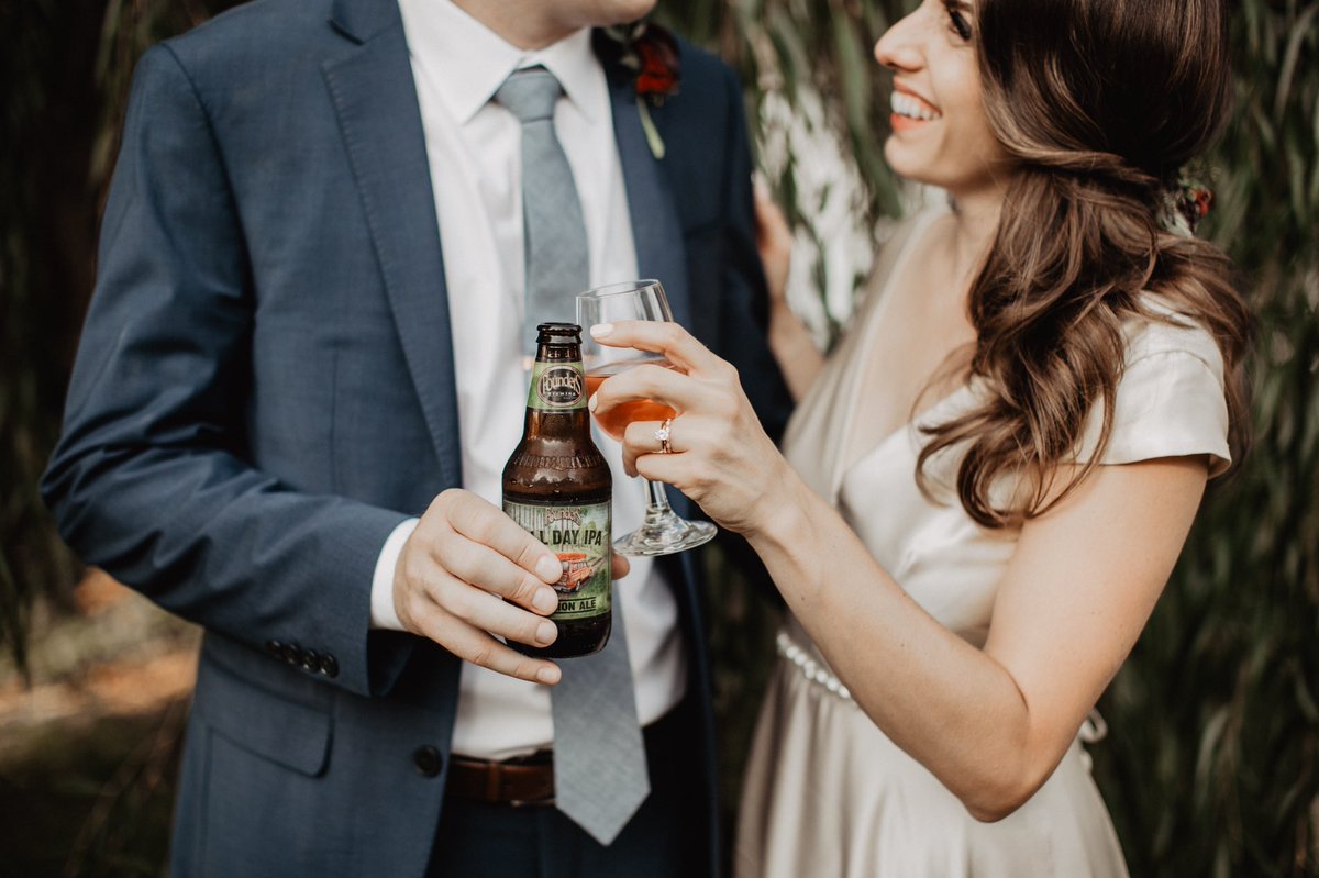 foundersbrewing's tweet photo. The official beer of "I Do". Cheers to the beautiful couple! 📸:jennaborstphoto   
#weddingseason #sessionboldly https://t.co/KyaZpxHnxP