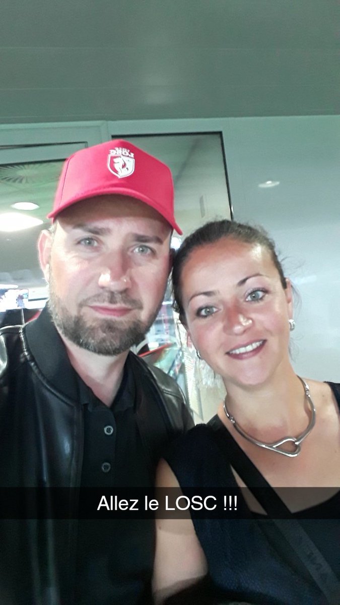 QueenSteeve's tweet photo. #EnRougePourLeMaintien https://t.co/bvpeJh8rD3