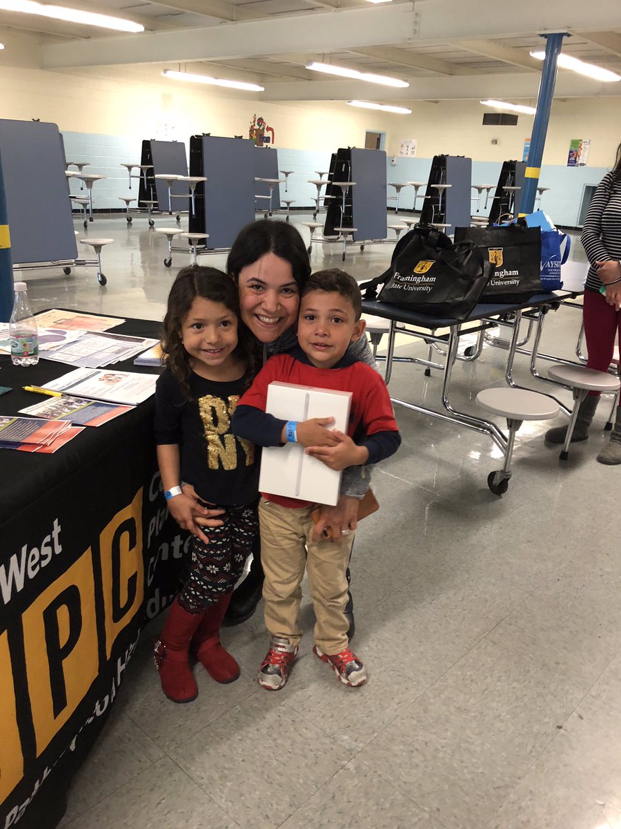 MetroWestCPC's tweet photo. Congratulations to the lucky winners of the iPad in our raffle at Framingham Family Day at  Fuller Middle School today! @framinghamps @FraminghamU @MassBayCommCol https://t.co/ylgQ0CaW92
