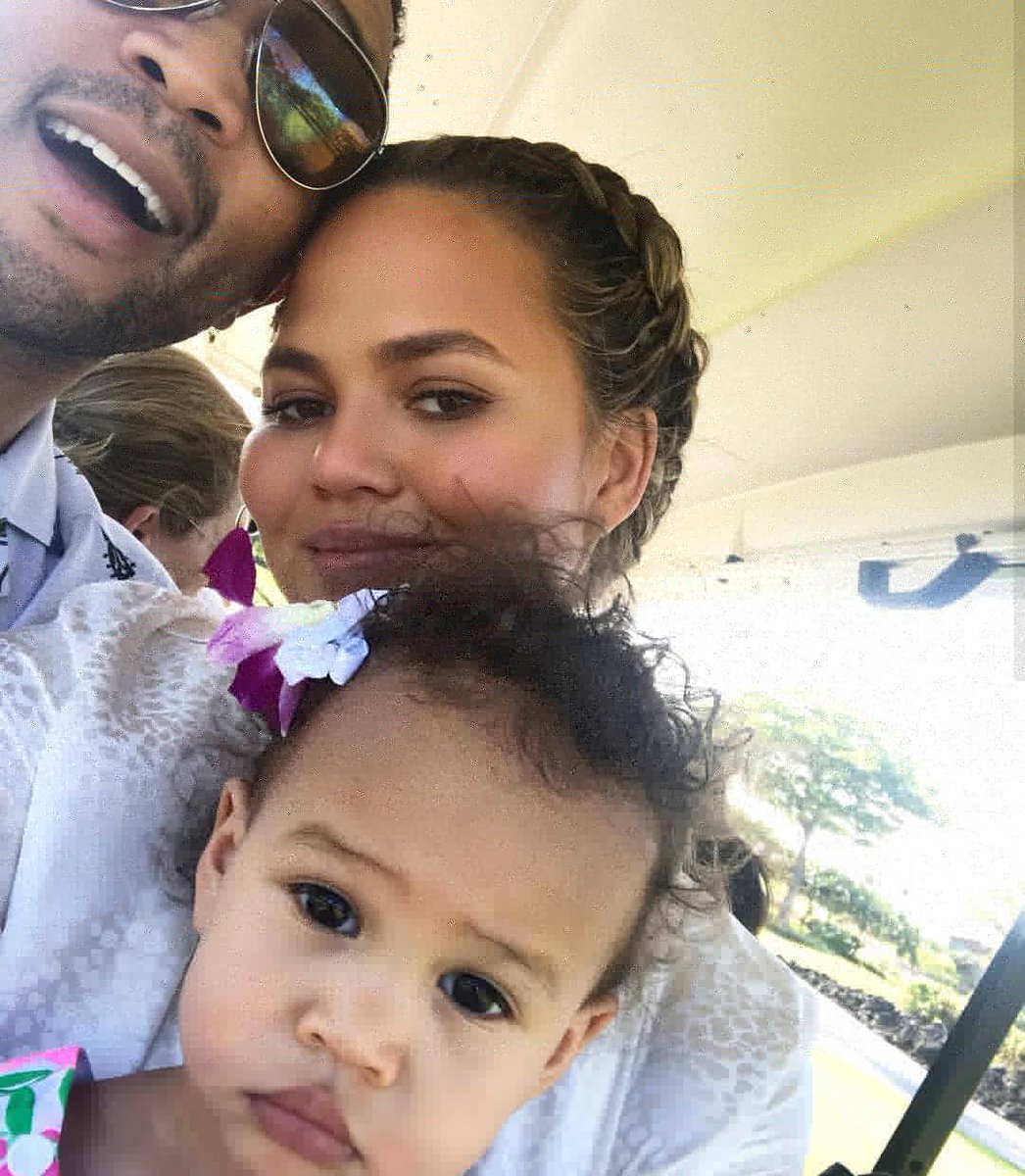 HoneydippedCos's tweet photo. @chrissyteigen is our next #MomOfTheDay 💕 As one of the most entertaining moms w/ some of the best clapbacks & tasty recipies, everyone loves to keep up with her! We also love the hilarious pics & vids she shares of her husband @johnlegend, Luna, & their baby on the way🧡 https://t.co/qyazsqbjuV