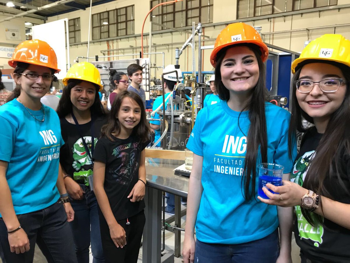 uvggt's tweet photo. Maker-Experience at Universidad del Valle de Guatemala. Joining youngsters with university students to study science and engineering #poweredbyasha @USAIDGuate @USAIDASHA1 https://t.co/XAgsuCKU4o
