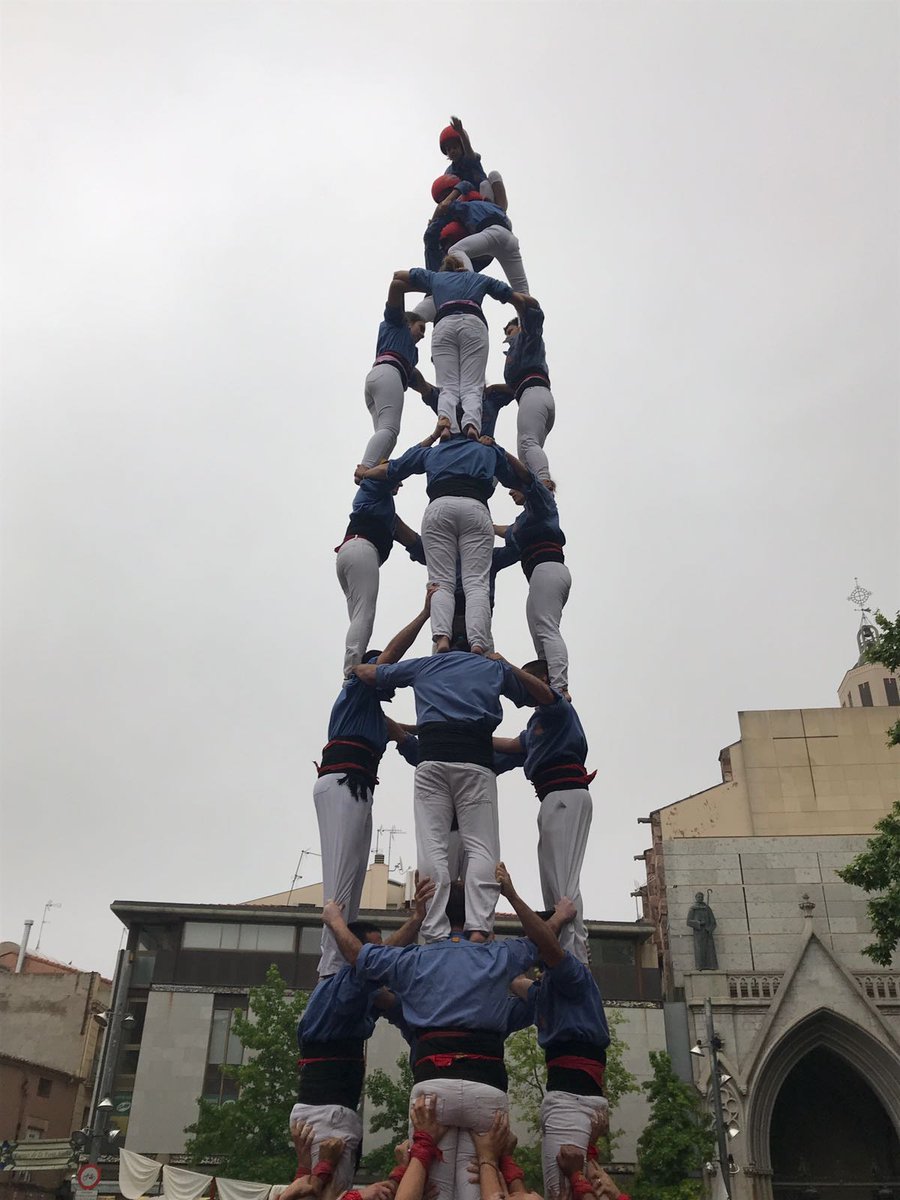 Primer 4 de 8 de <a href="/Marrecs/">Marrecs de Salt</a> de la temporada 2018. L'any passat en vam fer 7. Els objectius d'aquest any passen per millorar substancialment aquest resultat. #FiraModernistaTRS #castellers