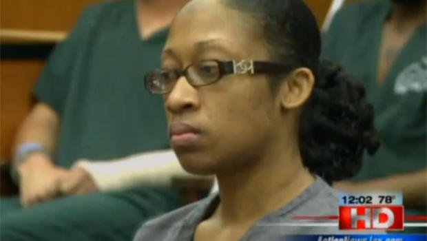 DerenicByrd's tweet image. Florida mom gets a 20 yr sentence for firing a warning shot at a burglar after he'd broke into her home while it was just her &amp;amp; her children there. The same Florida system allowed George Zimmerman to walk free after he chased down and murdered Trayvon Martin. #IncarceratedMomsDay