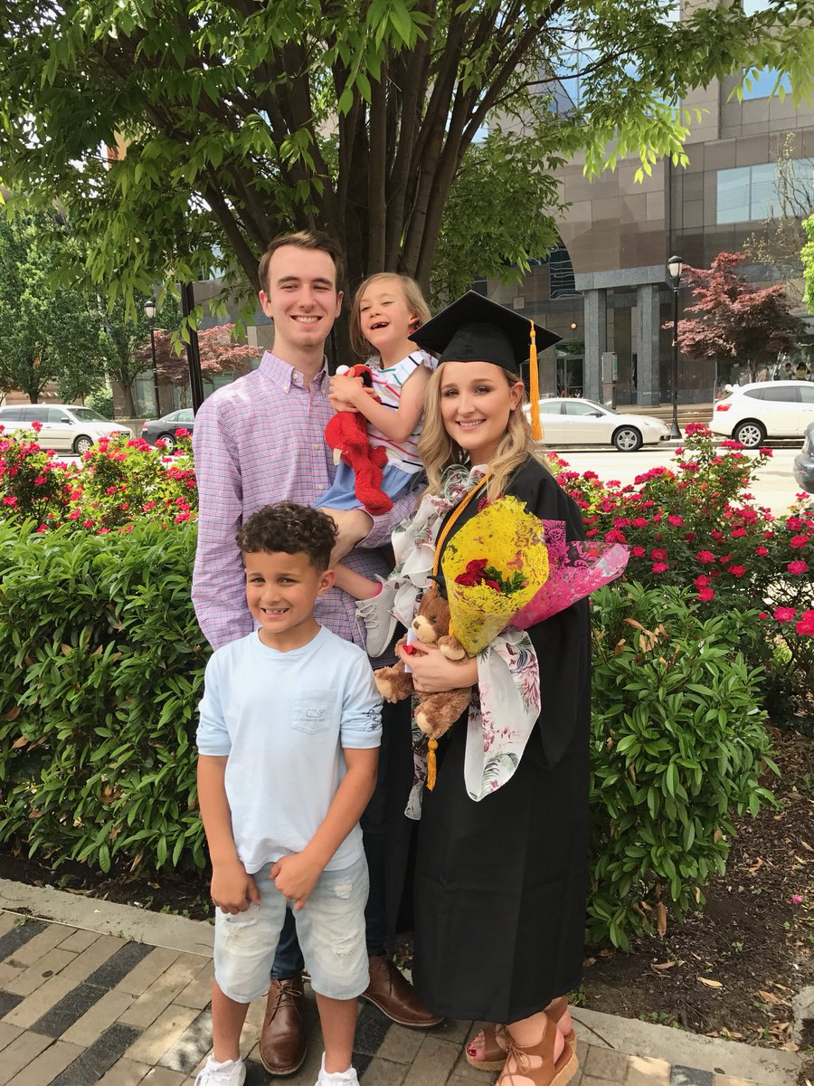Miyah_Davis31's tweet photo. My president graduated from UofL today WITH HONORS, and is headed to dental school in the fall. #Baylee2020 #FOE #bestpromdate https://t.co/fzUH80jLvE