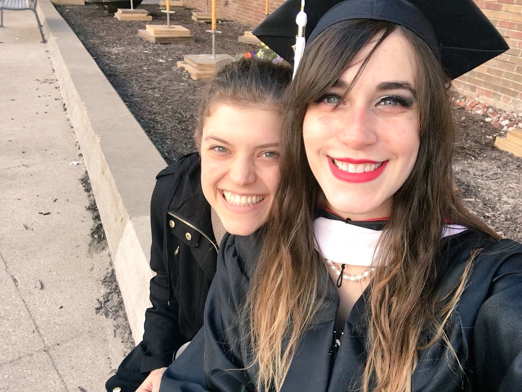 _TheRealMrsG_'s tweet photo. My turn to come to YOUR graduation💙 Congratulations #CreightonGrad, my dear friend.  So so proud of you! https://t.co/9Q0UGxa3Z4