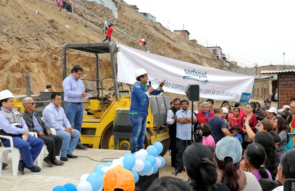 DialogoporAgua's tweet photo. En audiencia #DiálogoPorElAgua, #Sedapal inauguró esta mañana el Surtidor de Agua Potable de Lomas de Ancón que beneficiará a miles de familias del distrito, mejorando la calidad del agua y reduciendo los precios para la adquisición de este recurso vital. https://t.co/MWW9H6rdI1