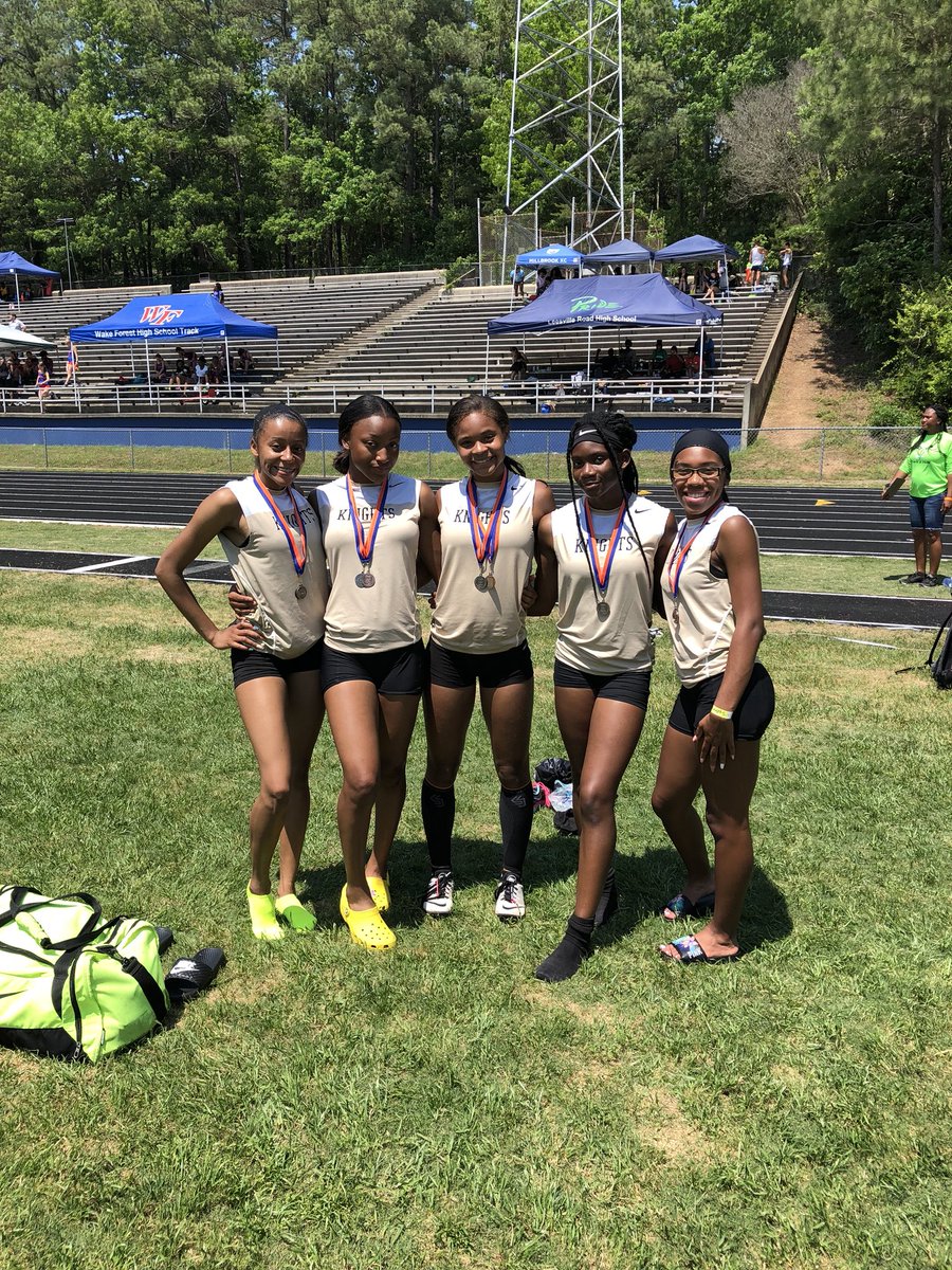 2nd &amp; 3rd in 4x200 &amp; 4x100 relays...going to states! #intheregionals #statesherewecome