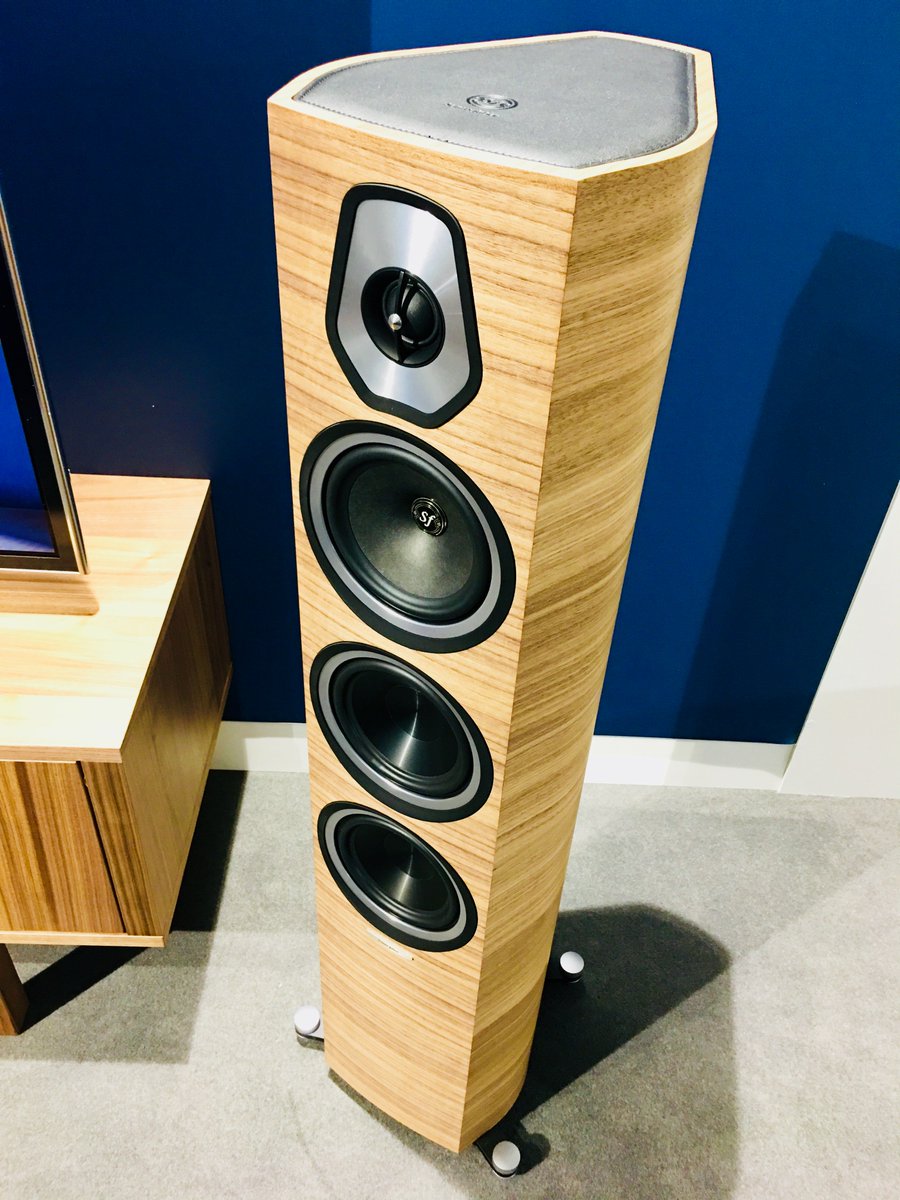 hashstar_pr's tweet photo. Sonus faber's forthcoming Sonetto III loudspeaker, striking an elegant pose worthy of a Milanese catwalk. @Absolute_Sounds #munichhighend #HighEnd2018 #Italian #speaker #hifi #audio #luxury https://t.co/2bPqdJYtXE