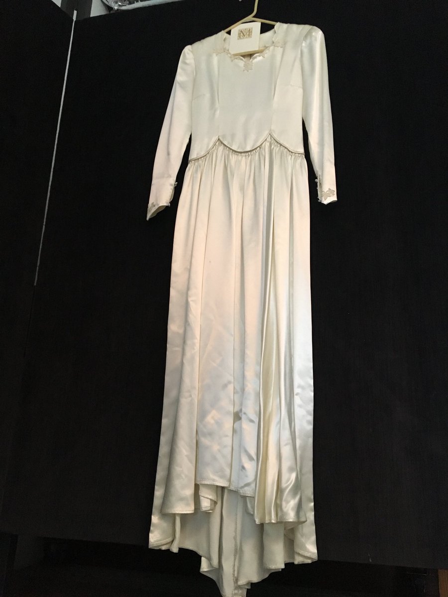 AngelGowns's tweet photo. Thank you, Mary Calisti, for this absolutely beautiful dress!!! It is handmade satin, worn in 1946 by her mother, and then again by her in 1981. There is lots of love that will be put into the Angel Gowns made out of this!!! https://t.co/7NNb8E13CG