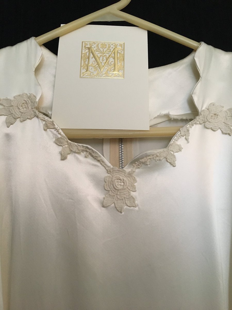 AngelGowns's tweet photo. Thank you, Mary Calisti, for this absolutely beautiful dress!!! It is handmade satin, worn in 1946 by her mother, and then again by her in 1981. There is lots of love that will be put into the Angel Gowns made out of this!!! https://t.co/7NNb8E13CG