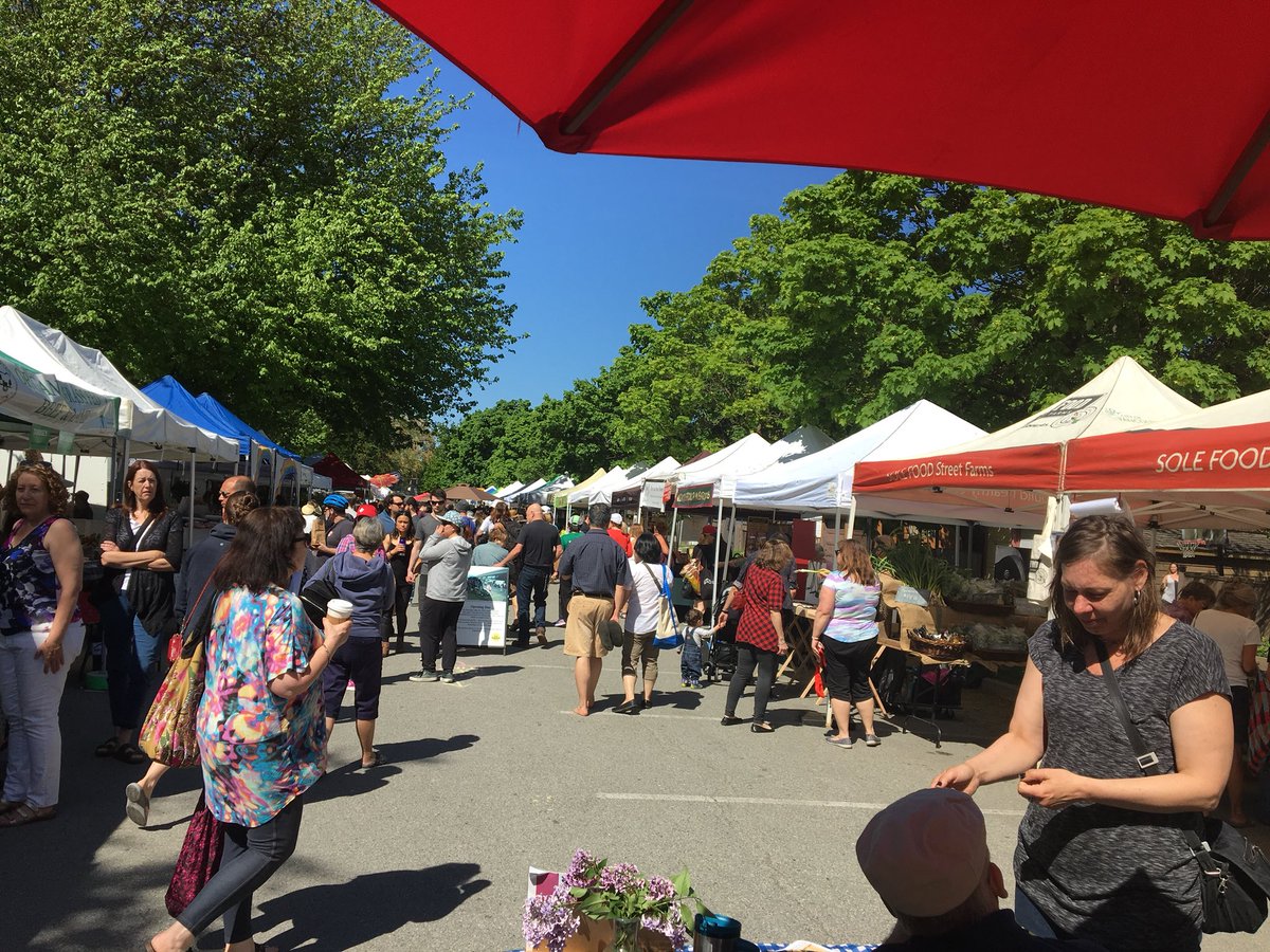 troutlakebase's tweet photo. A great Saturday starts with @VanMarkets #TroutLake @LQCheeseworks Qualicum Spice cheese is delicious!  Bread from Lakehouse Foods!  @VIAwesome @ILiveInEastVan @TroutLakeCC is having a Pottery Sale too! https://t.co/37pHFP4Yok