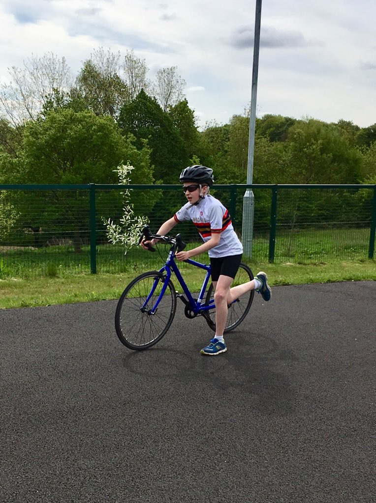 WGS_XCountryTri's tweet photo. The #WGSDuathlon training was a great success. Thanks to @LBTClub and Miss Hughes for the coaching and first aid! All good preparation for the season. #transitiontraining #doingtheduathlon #flyingmount https://t.co/Z07MIosRoo