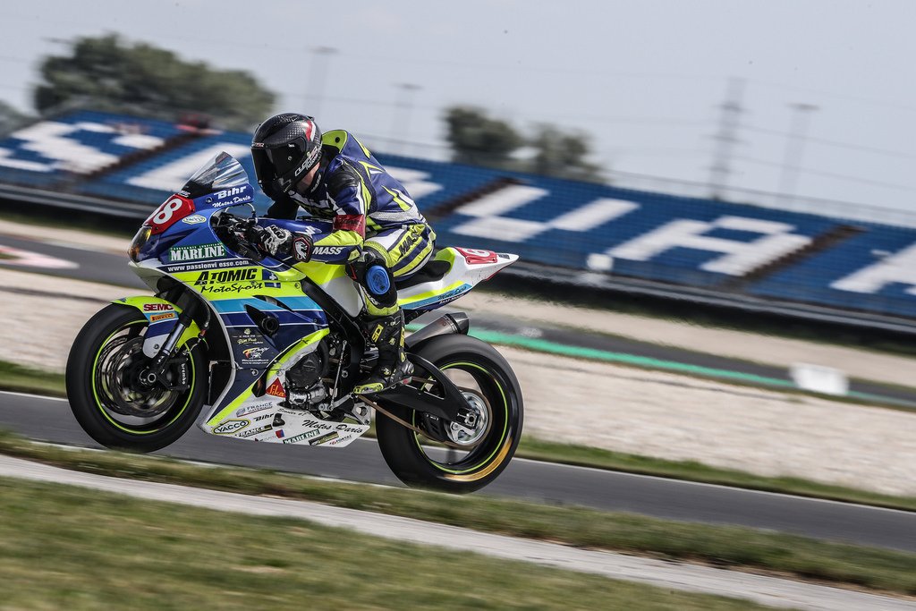 DunlopMoto's tweet photo. 3 Dunlop caps for @FIM_EWC #8hslovakiaring. @GMT94 2nd to close the champ lead to 1 point. @Viltais333 takes STK win ahead of #Atomic68 who take 2nd after switching to Dunlop this weekend. Well done to all our teams. 🍾🏁 https://t.co/JR87MBcVTS