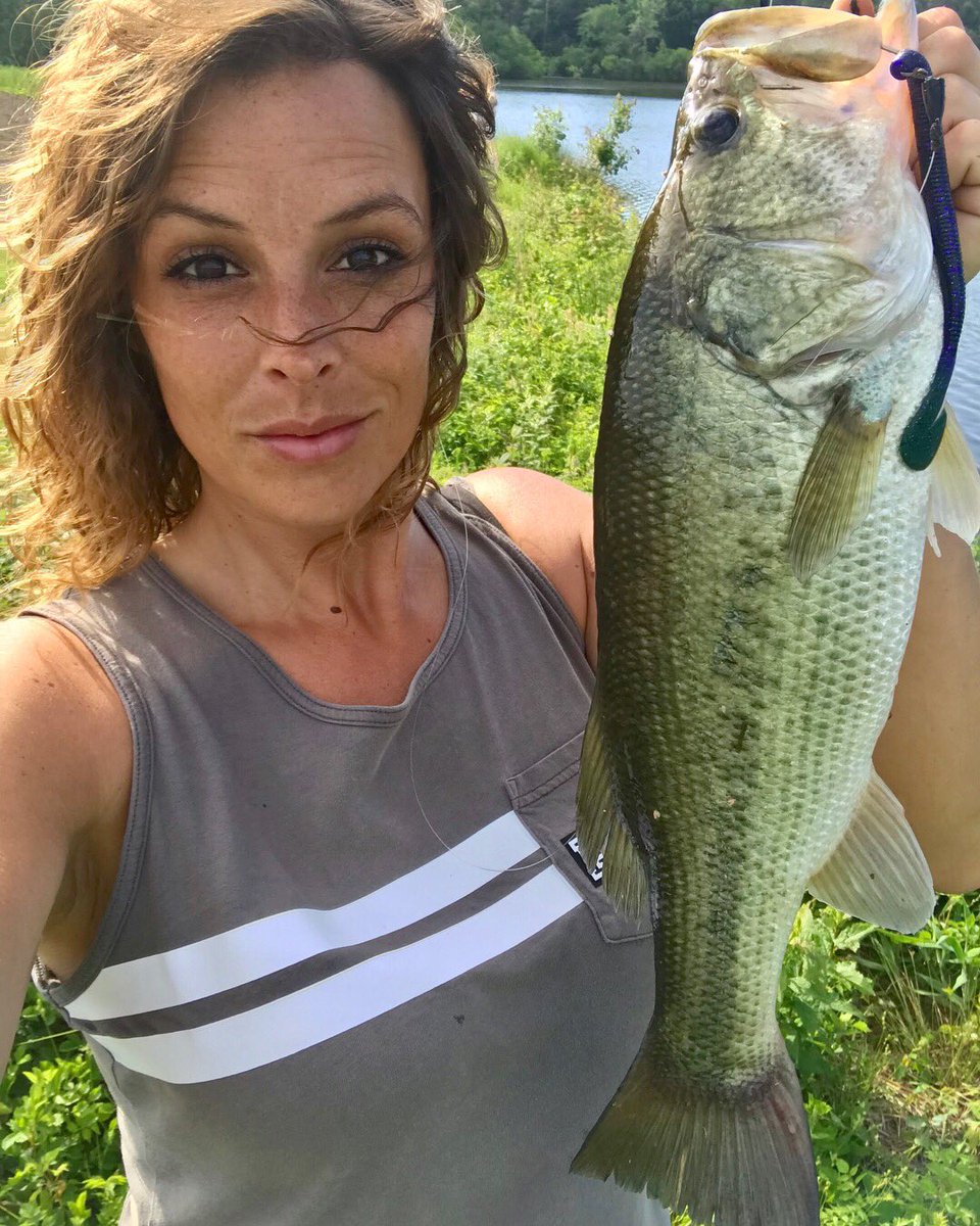 samanthalgay's tweet photo. Got my fix early this morning before the heat became unbearable 🎣 #92degrees #AirrusRods #TrapperTackle #Zoom #speedworm https://t.co/5PNThYgRvO