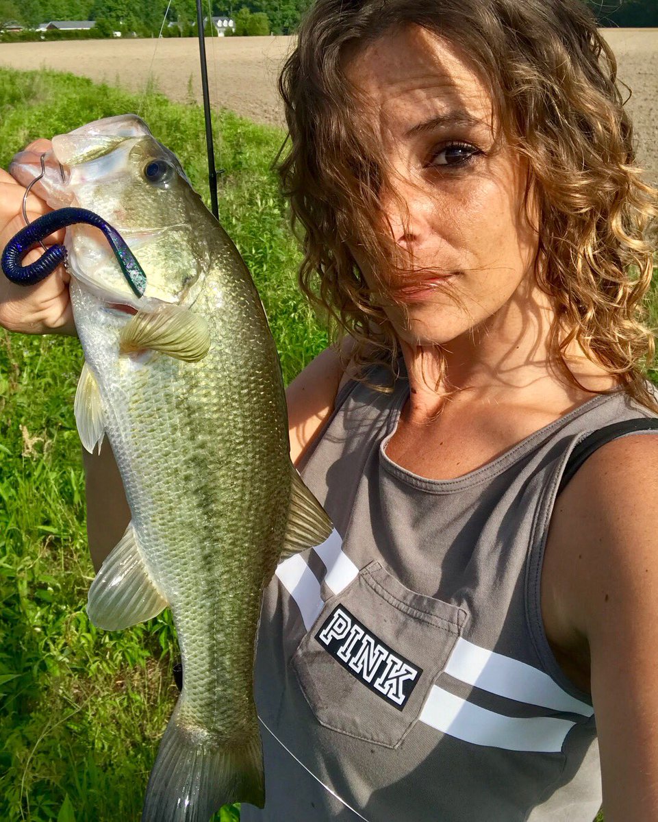 samanthalgay's tweet photo. Got my fix early this morning before the heat became unbearable 🎣 #92degrees #AirrusRods #TrapperTackle #Zoom #speedworm https://t.co/5PNThYgRvO