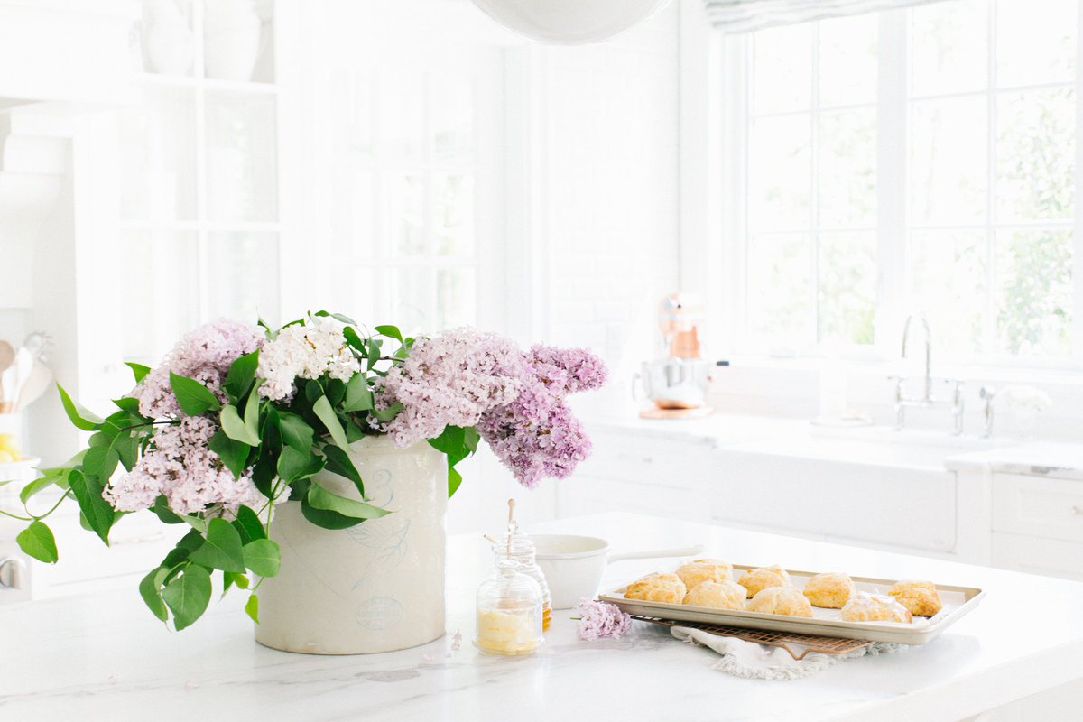 monikahibbs's tweet image. These simple Lilac scones are the perfect thing to bake this weekend!! #springtime #springbaking #mother'sday monikahibbs.com/simple-lilac-s…