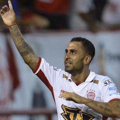 GBatistutaOK's tweet photo. Gracias por tu fútbol @RolfiMonte23  fuiste un crack en el campo.... a disfrutar la vida. https://t.co/NZreuNHy2S