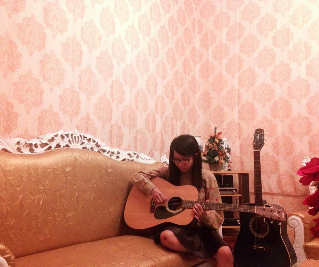 vonnylastfriend's tweet photo. hey youu vanny or funny? @vannymph_7 laughing ^^ https://t.co/4th6NQrkS5