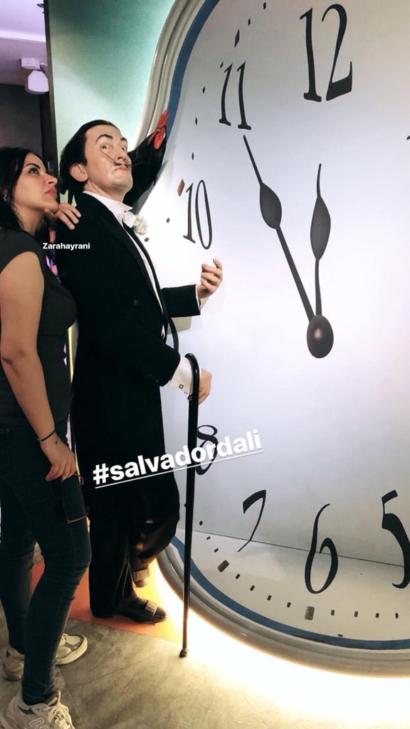 zarahayrani's tweet photo. Sanatçılar bir arada 😏😏
#zara #Hollanda #zaramuzik #zaraofficialtr #SalvadorDali #Adele @zaraofficialtr https://t.co/26QohaEVtr